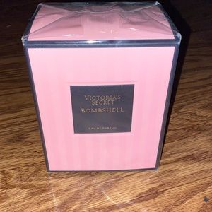 Victoria’s Secret bombshell